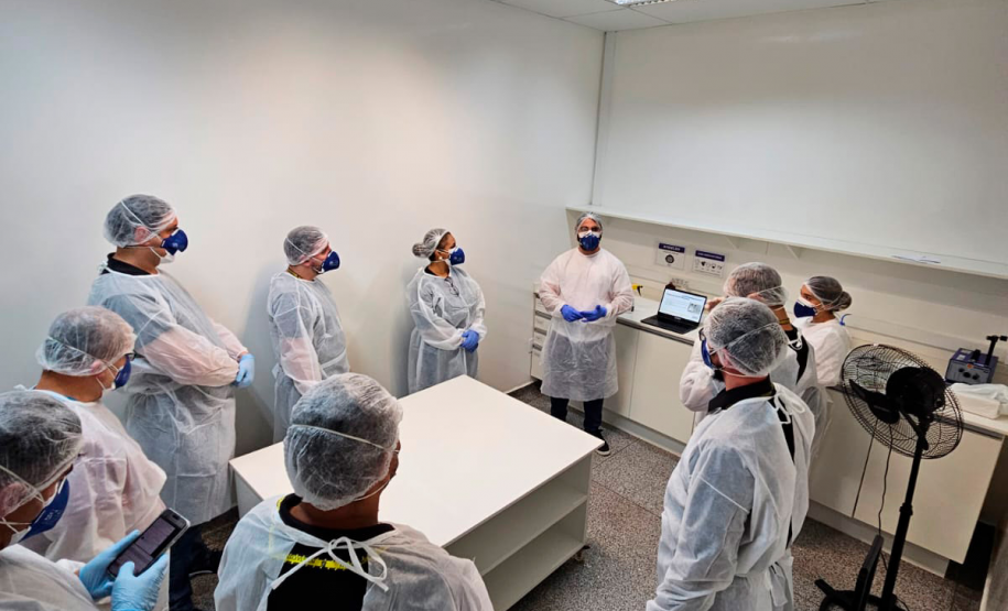 Seção de Genética Molecular Forense realiza curso de coleta de vestígios biológicos em materiais provenientes de locais de crime