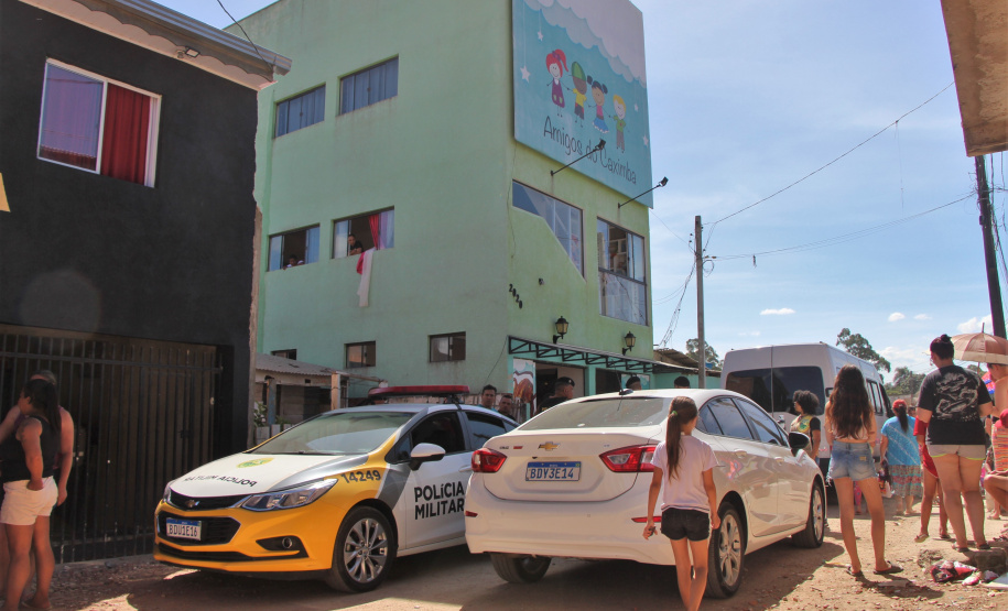Policiais militares do COPOM arrecadam e doam 1,1 mil brinquedos para Projeto Amigos do Caximba