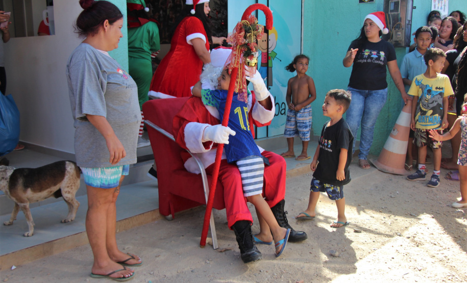 Policiais militares do COPOM arrecadam e doam 1,1 mil brinquedos para Projeto Amigos do Caximba
