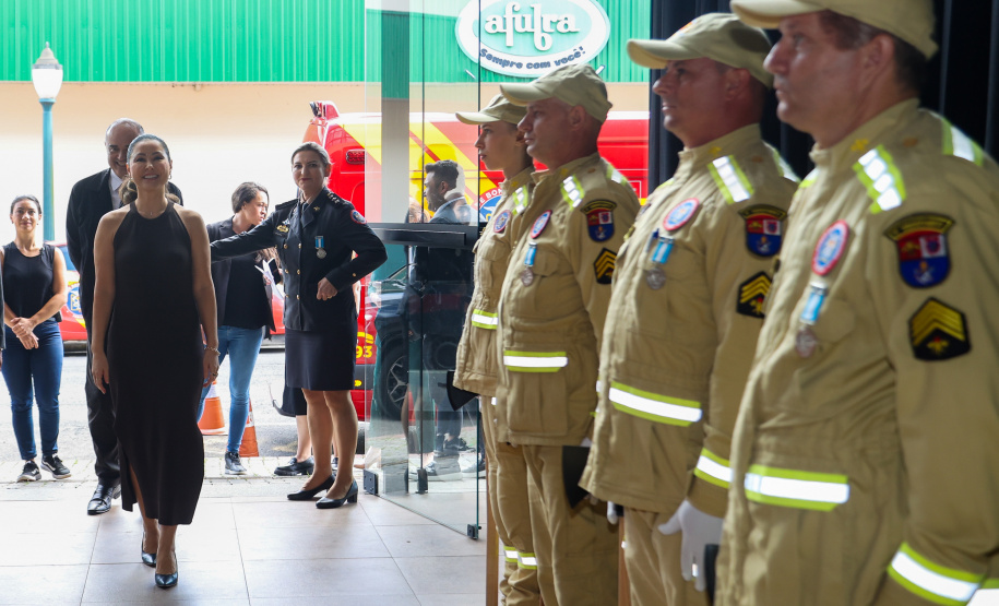 Com homenagens, Corpo de Bombeiros de Irati comemora 75 anos