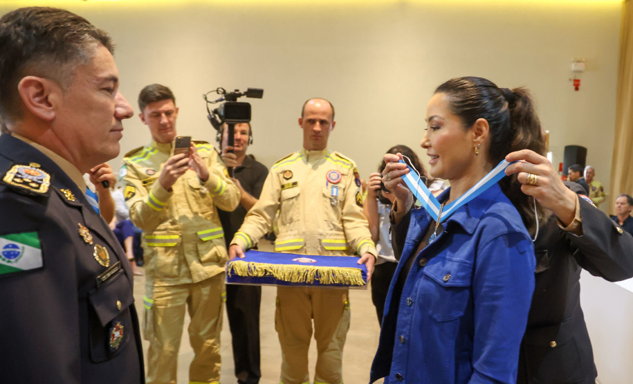 Com homenagens, Corpo de Bombeiros de Irati comemora 75 anos