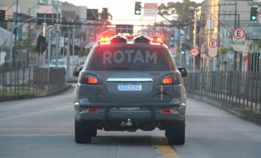 PMPR prende cinco pessoas ligadas ao tráfico de drogas em rodovias no Paraná