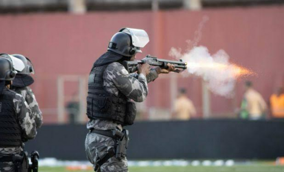 BATALHÃO DE CHOQUE DA PMPR APRESENTA BALANÇO DE PRISÕES E APREENSÕES EM 2023