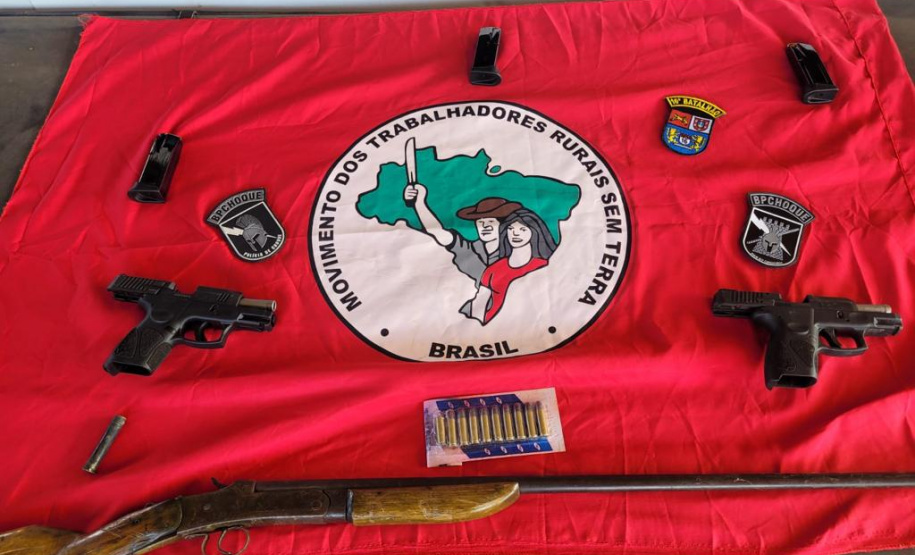 BATALHÃO DE CHOQUE DA PMPR APRESENTA BALANÇO DE PRISÕES E APREENSÕES EM 2023