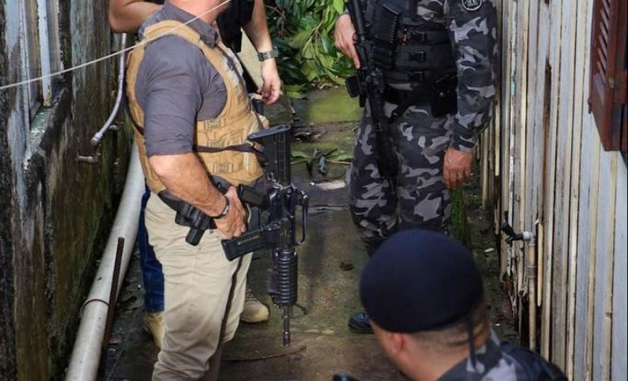 BATALHÃO DE CHOQUE DA PMPR APRESENTA BALANÇO DE PRISÕES E APREENSÕES EM 2023