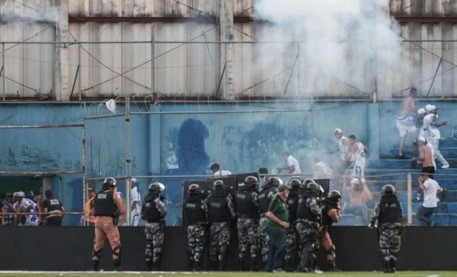 BATALHÃO DE CHOQUE DA PMPR APRESENTA BALANÇO DE PRISÕES E APREENSÕES EM 2023