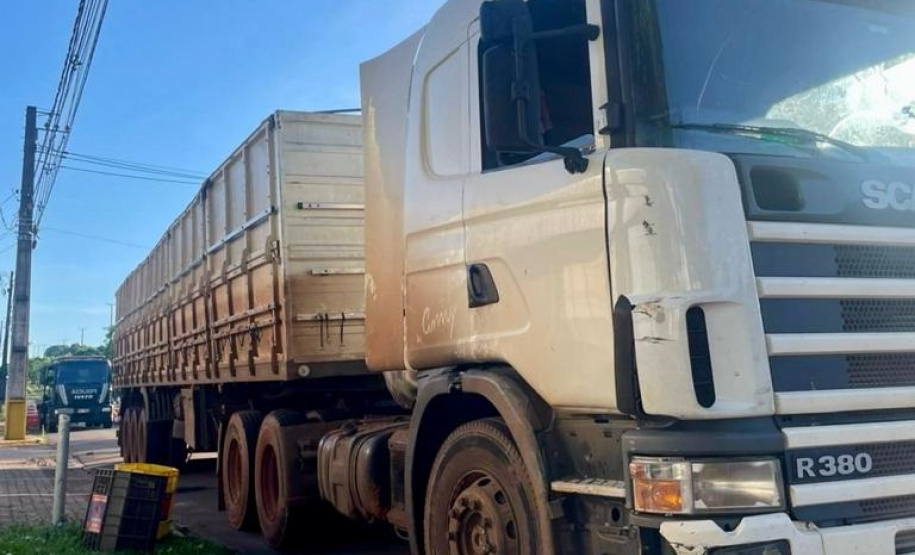 PMPR apreende 1,2 tonelada de drogas e 900 caixas de cigarros contrabandeados no oeste do Estado