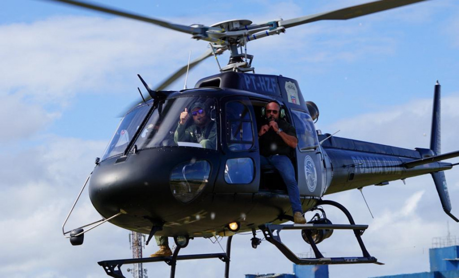 Secretário da Segurança Pública realiza voo especializado com a PCPR no Litoral