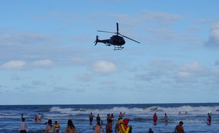 Secretário da Segurança Pública realiza voo especializado com a PCPR no Litoral