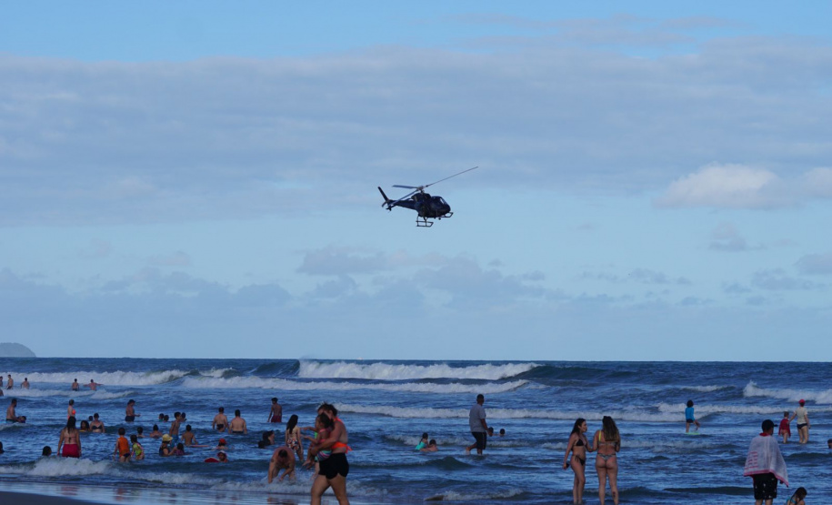Secretário da Segurança Pública realiza voo especializado com a PCPR no Litoral