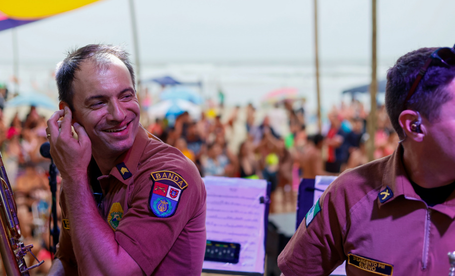 Banda da PM, blues e música brasileira animaram os palcos Sunset no final de semana