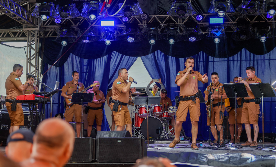 Banda da PM, blues e música brasileira animaram os palcos Sunset no final de semana