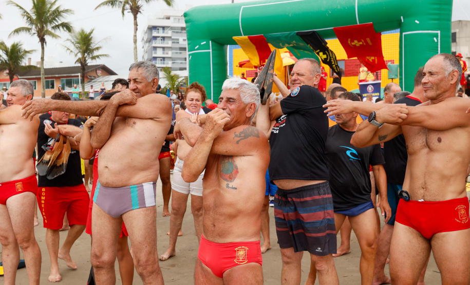 Tradicional travessia dos bombeiros militares chega à 24ª edição