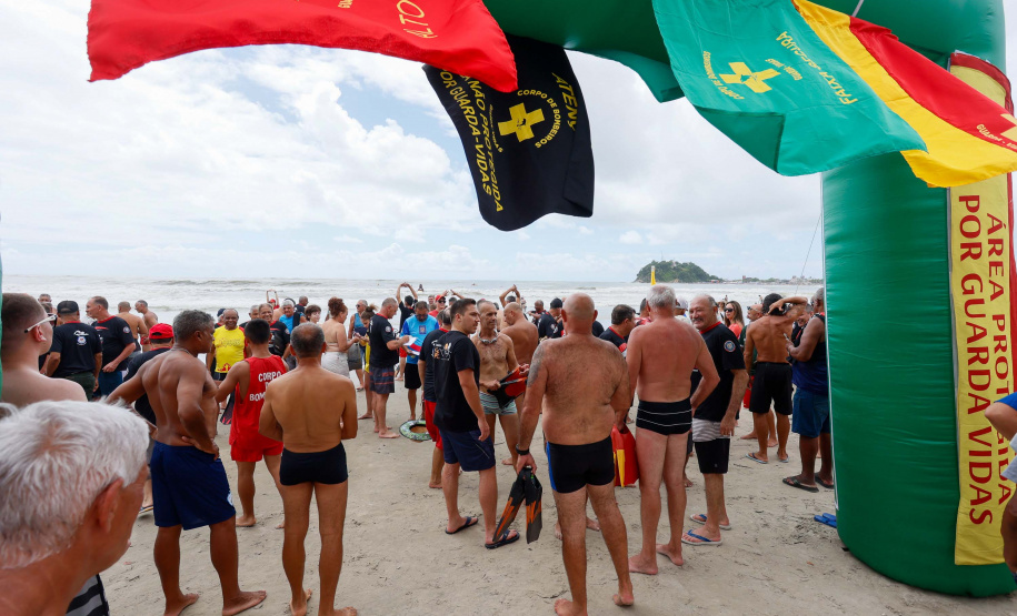 Tradicional travessia dos bombeiros militares chega à 24ª edição