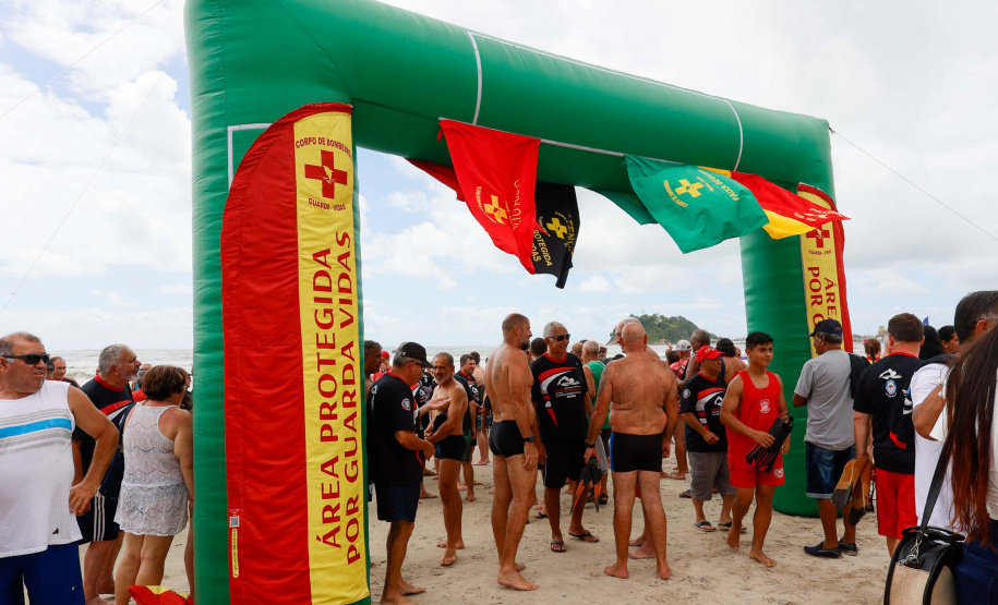 Tradicional travessia dos bombeiros militares chega à 24ª edição