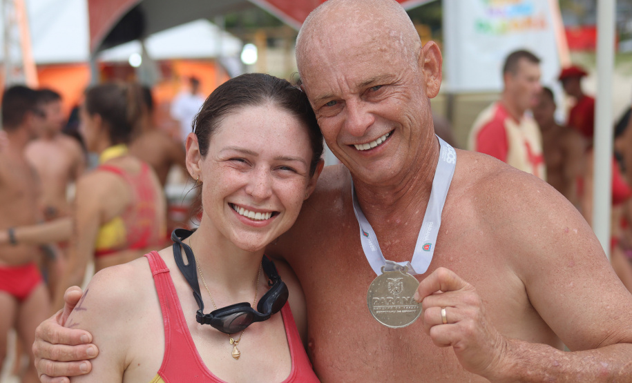 Com provas no mar, Troféu Elite tem 1º dia de competição em Matinhos