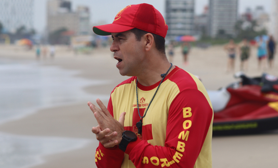 Com provas no mar, Troféu Elite tem 1º dia de competição em Matinhos