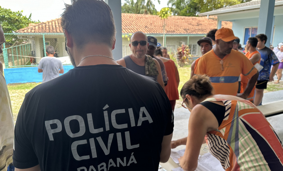 PCPR realiza entrega de mais de 260 novas carteiras de identidade na Ilha do Mel