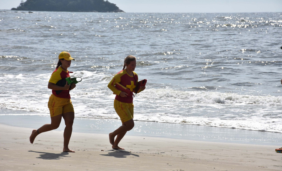 Com Desafio de Piriathlon, bombeiros fazem triathlon com "bike raiz" e corrida sem tênis