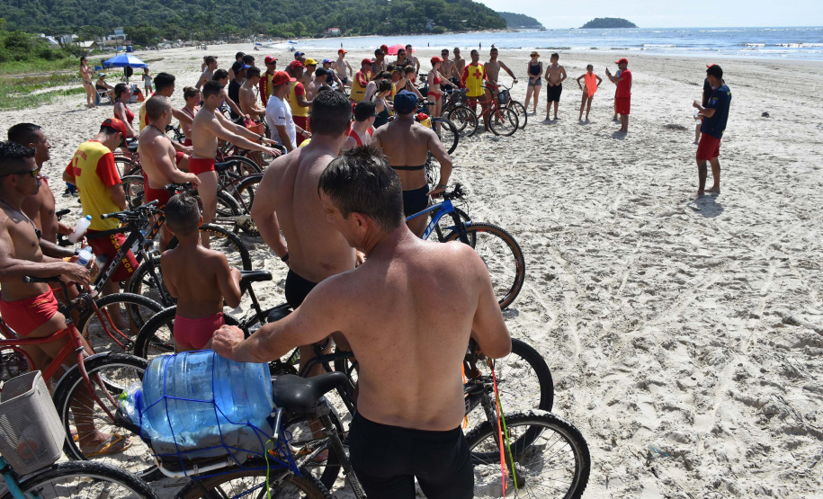 Com Desafio de Piriathlon, bombeiros fazem triathlon com "bike raiz" e corrida sem tênis