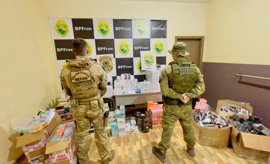 PMPR e Polícia Federal apreendem carga de contrabando avaliada em mais de 1,5 milhão de reais em Guaíra-PR em ação integrada