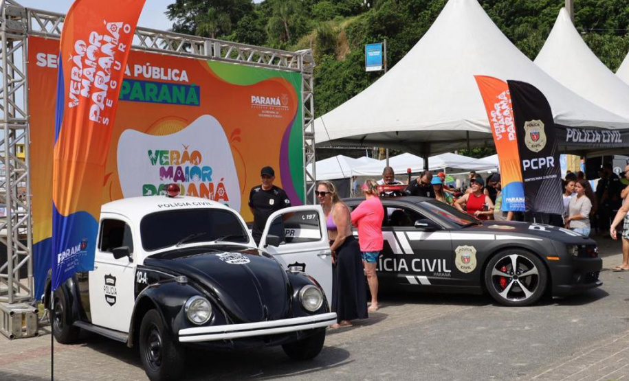 Cães, carros e equipamentos: exposições das polícias chamam atenção de turistas no Litoral