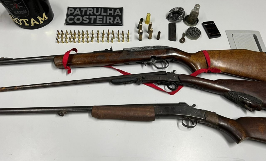 PMPR apreende três armas de fogo em Paranaguá