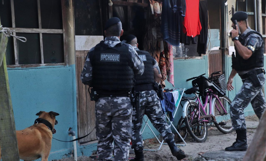 Forças de segurança cumprem 22 mandados de busca e apreensão no Litoral