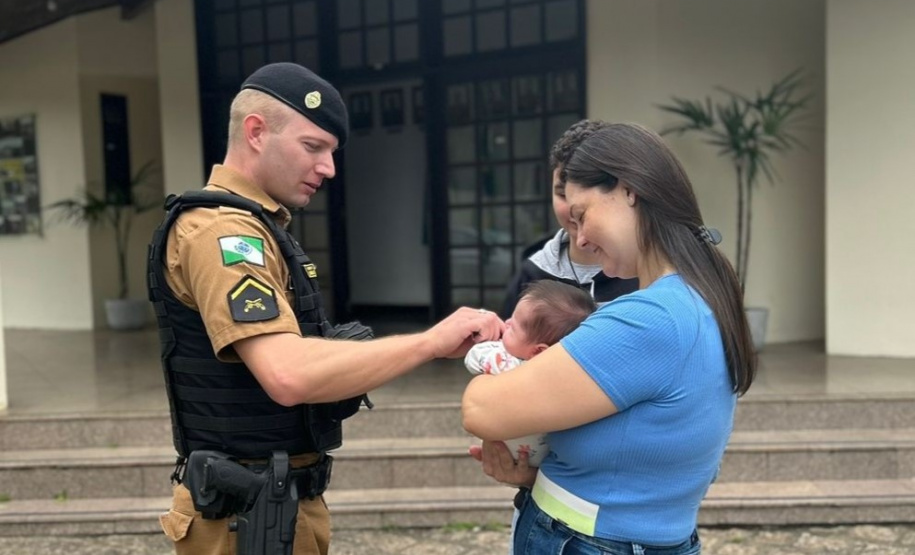 Policiais Militares salvam bebê engasgado em Colombo