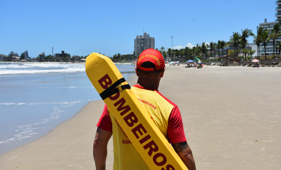 Bombeiros já salvaram 1,4 mil pessoas no Litoral e pedem atenção redobrada no Carnaval