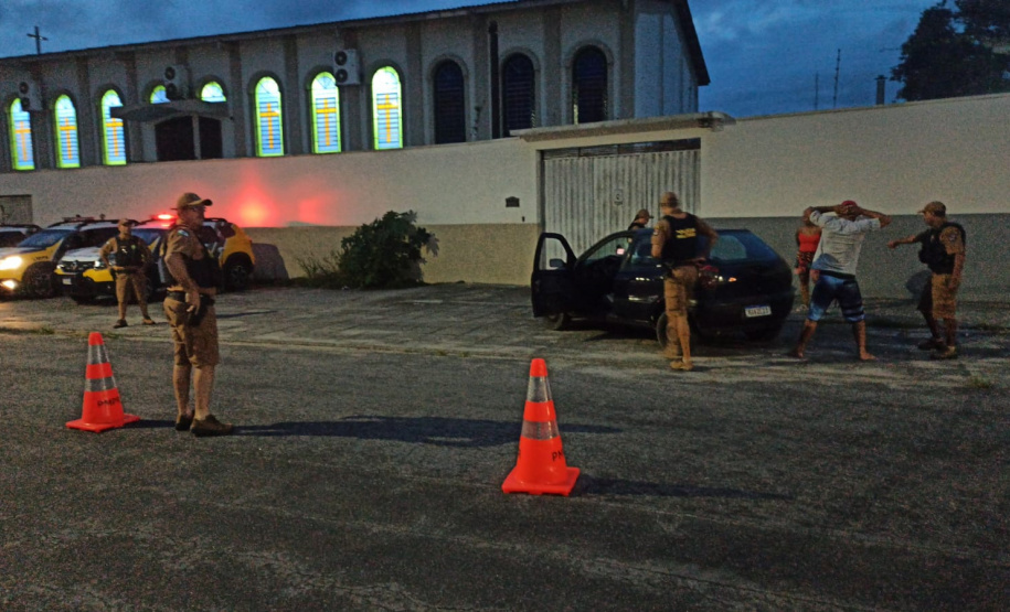 Operação Ezequiel 37 em Paranaguá resulta em prisão e apreensão de arma e droga