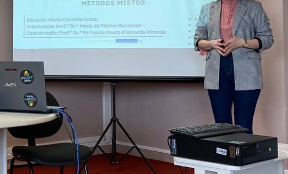 Enfermeira da Polícia Penal recebe prêmio de excelência acadêmica pela Universidade Federal do Paraná