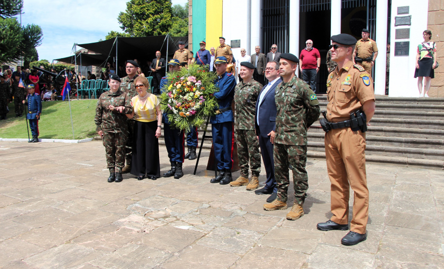 PMPR participa de solenidade militar em alusão aos 130 anos do Cerco da Lapa