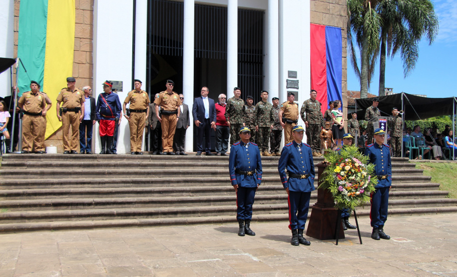 PMPR participa de solenidade militar em alusão aos 130 anos do Cerco da Lapa