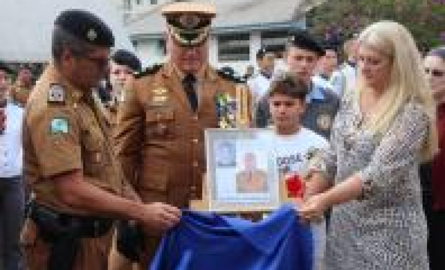 Capitã da PMPR é a primeira mulher a assumir o Comando do Colégio da Polícia Militar, em Curitiba