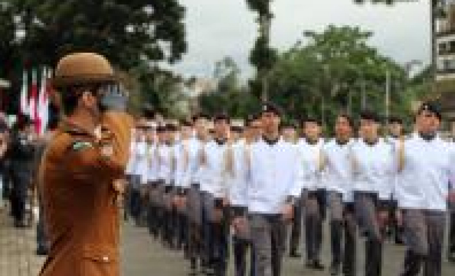 Capitã da PMPR é a primeira mulher a assumir o Comando do Colégio da Polícia Militar, em Curitiba