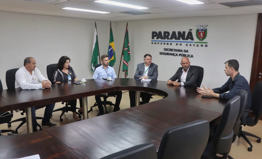 Secretário Hudson recebe visita da vereadora Rita Boni