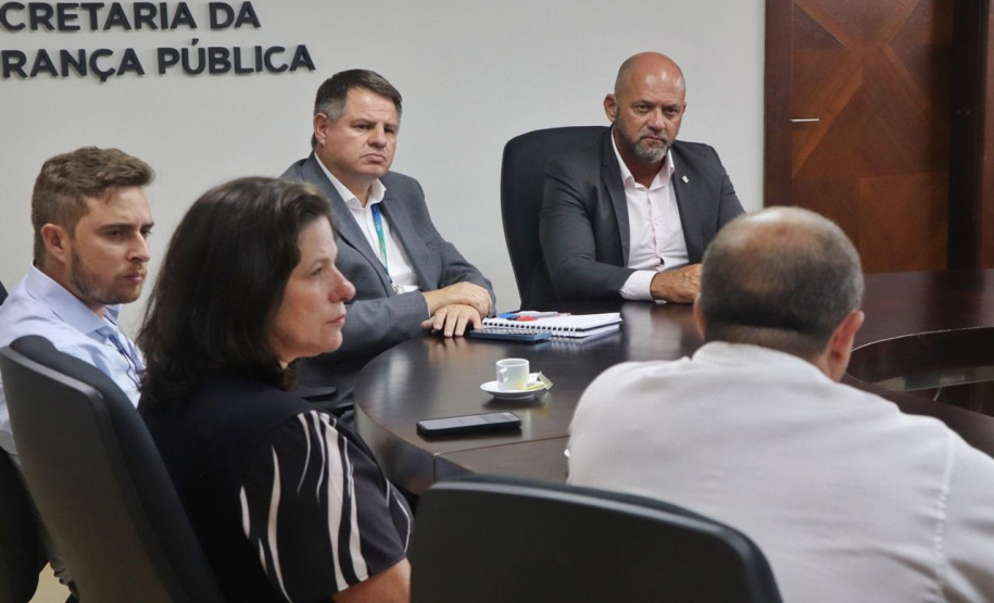 Secretário Hudson recebe visita da vereadora Rita Boni