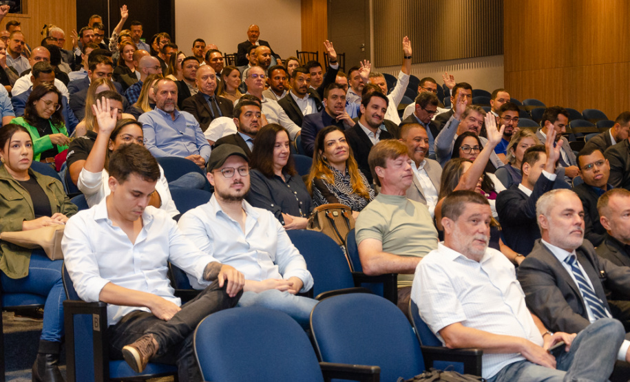 PCPR e PRF promovem palestra sobre gestão pública para 130 delegados em Curitiba