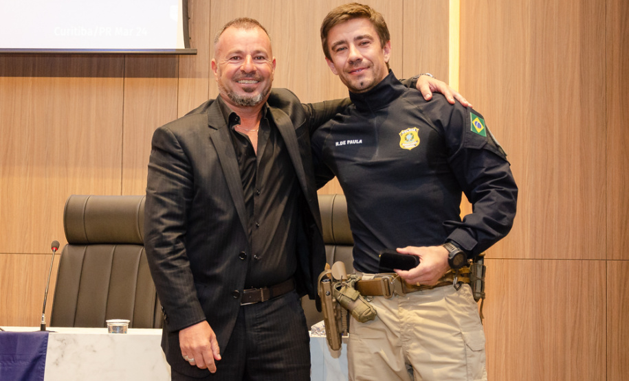 PCPR e PRF promovem palestra sobre gestão pública para 130 delegados em Curitiba