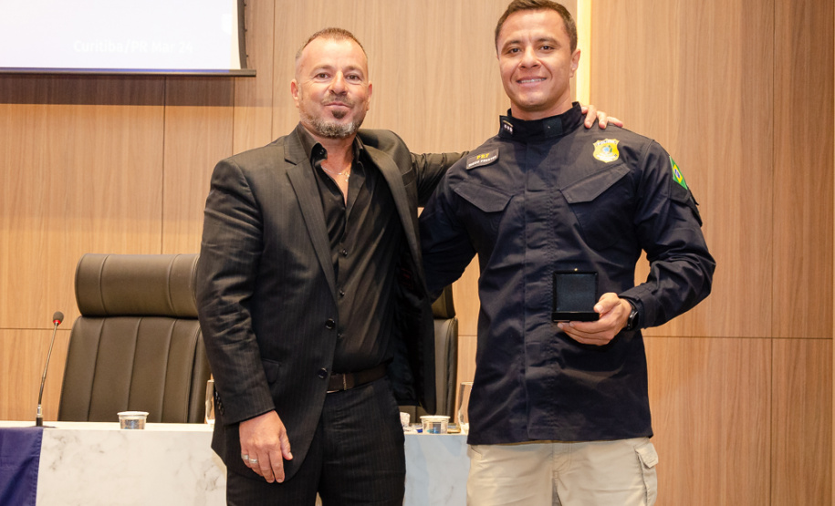 PCPR e PRF promovem palestra sobre gestão pública para 130 delegados em Curitiba