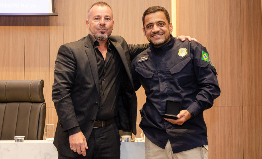 PCPR e PRF promovem palestra sobre gestão pública para 130 delegados em Curitiba