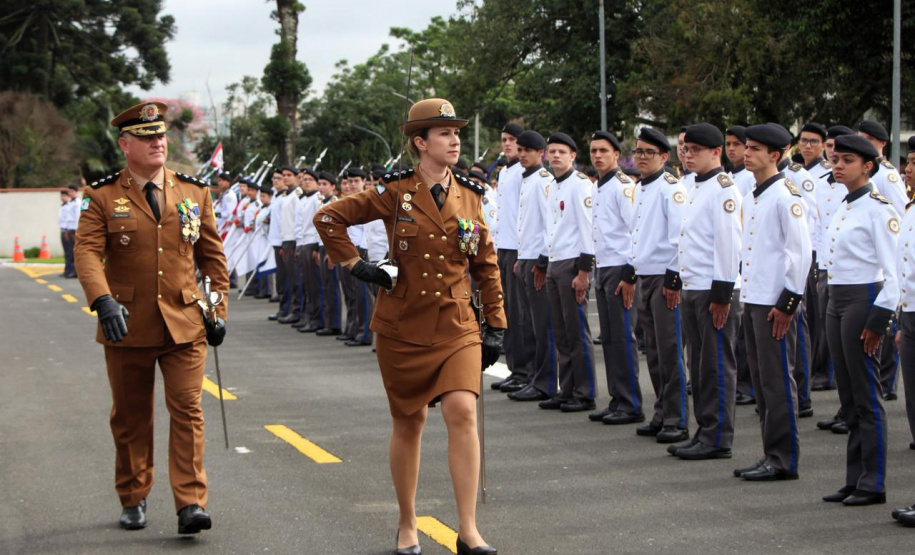 Maria Fernanda é a primeira mulher a comandar o Colégio da Polícia Militar do Paraná
