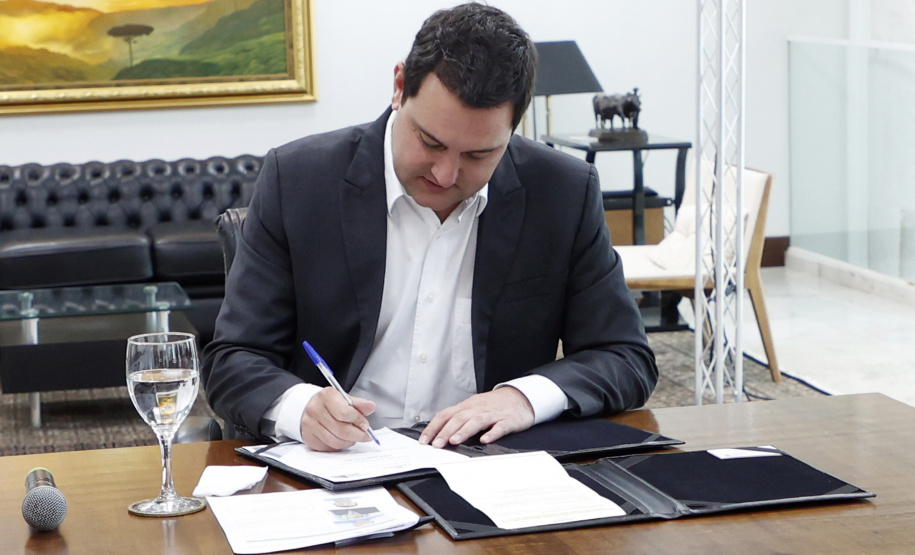 Decretos reduzem tempo para promoção na carreira de bombeiros e policiais militares