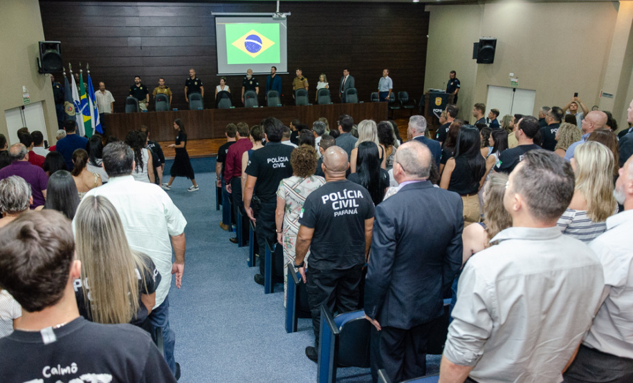 PCPR realiza entrega de medalhas de serviço policial para servidores das Subdivisões Policiais de Ponta Grossa e Telêmaco Borba