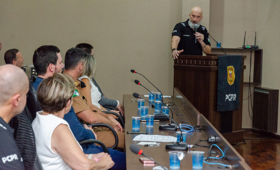 PCPR realiza entrega de medalhas de serviço policial para servidores das Subdivisões Policiais de Ponta Grossa e Telêmaco Borba