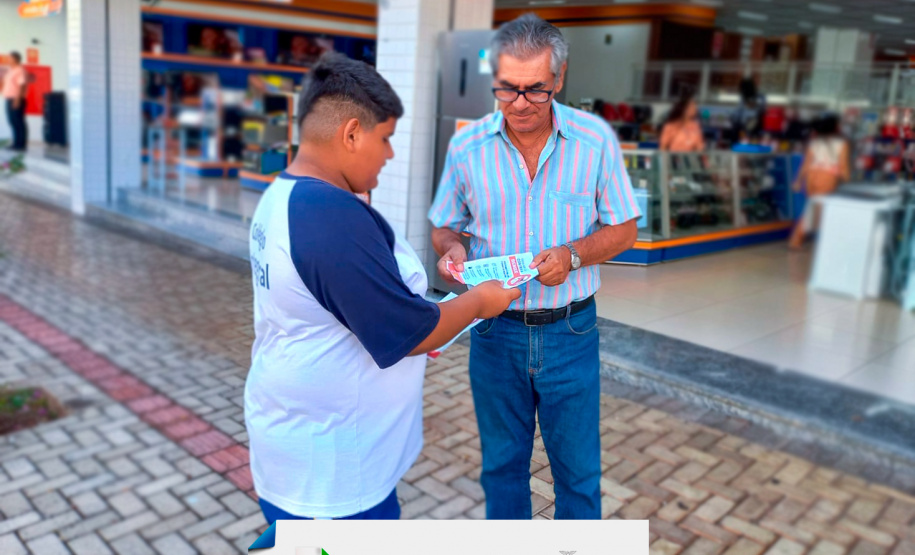 Polícia Militar do Paraná participa de ação contra a dengue em colégio em Cornélio Procópio