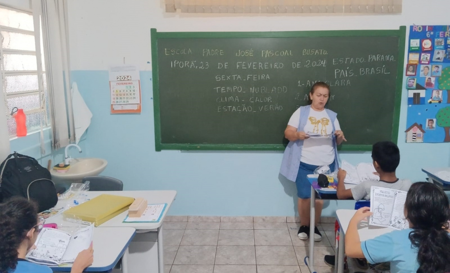 Livro de colorir criado por mulheres privadas de liberdade é usado em APAE de Iporã