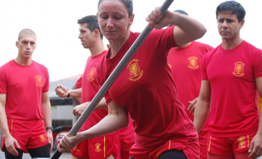 Terra, mar e ar: bombeira de Cascavel é referência de salvamento em qualquer lugar