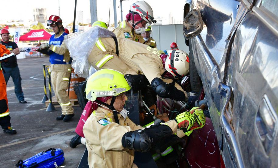 Bombeiras militares do Paraná ganham mais espaço e assumem todo tipo de missão